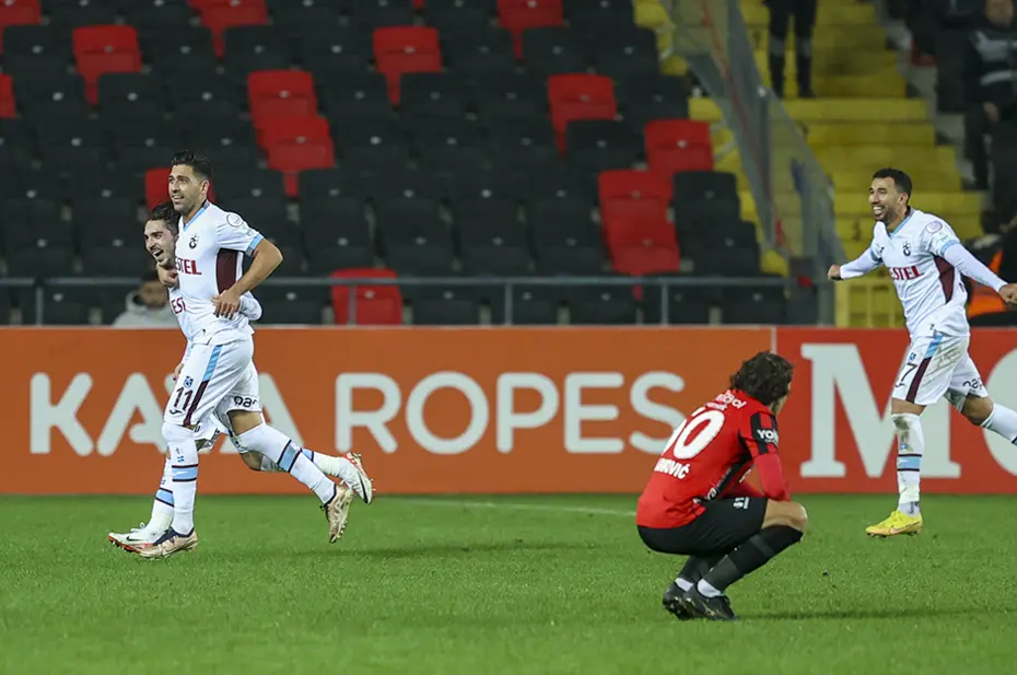 "Şampiyonluk için erken hazırlık" | Spor yazarları Trabzonspor için ne dedi? - 4