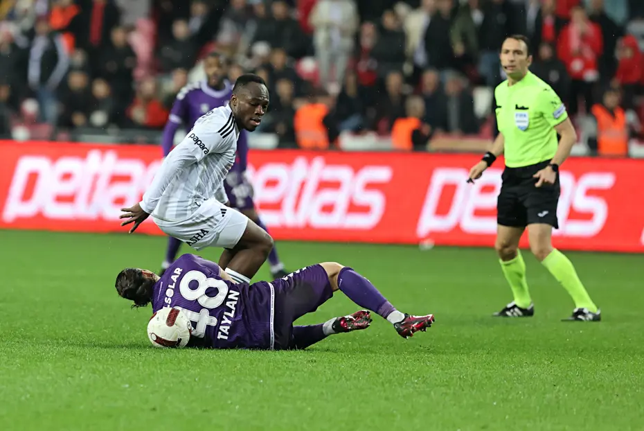 "Bu kadar uçabilir..." | Spor yazarlarından Beşiktaş yorumu - 4 "Bu kadar uçabilir..." | Spor yazarlarından Beşiktaş yorumu - 4