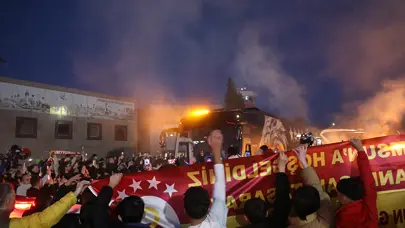 Galatasaray'a meşaleli karşılama