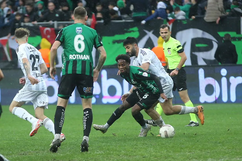 Sakaryaspor - Beşiktaş maçında dikkat çeken isim - 3