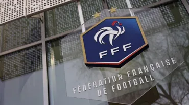 Fransa'da oruç tutan futbolcular için tepki çeken karar