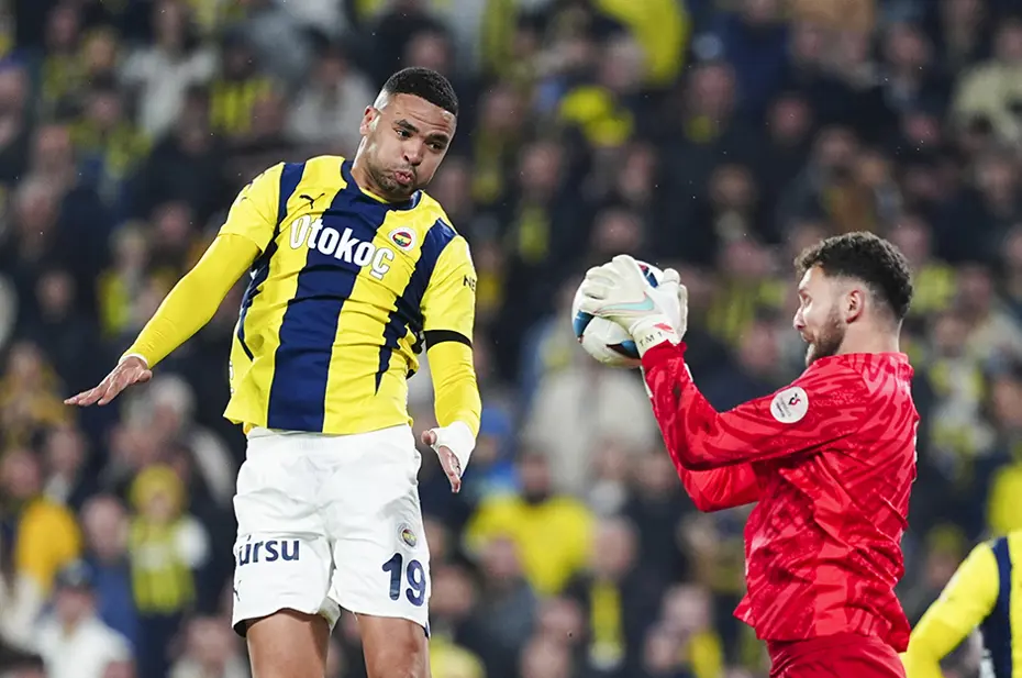 Trio ekibi noktayı koydu: 2 kırmızı kart ve penaltı kararı doğru mu? - 4 Trio ekibi noktayı koydu: 2 kırmızı kart ve penaltı kararı doğru mu? - 4