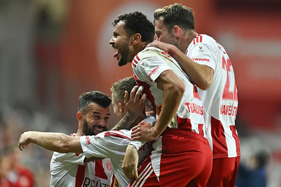 Dünyanın en iyi takımları açıklandı: 86 sıra birden yükselen Türk takımı hangisi? - 25