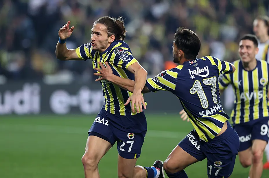 Fenerbahçe'de en az 8 isimle yollar ayrılıyor - 10
