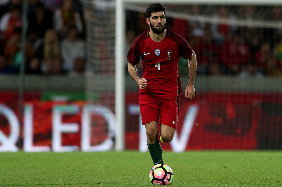 Fenerbahçe Neto'yu açıkladı