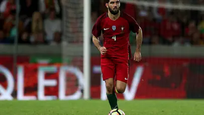 Fenerbahçe Neto'yu açıkladı