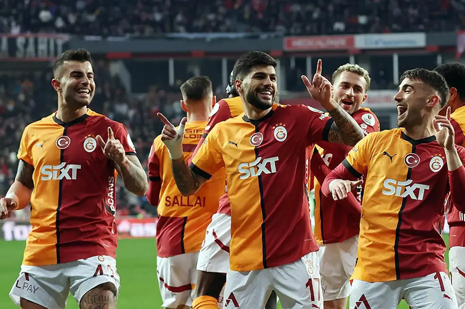 Galatasaray'da sözleşme krizi: Menajeri imza attırmıyor - 5