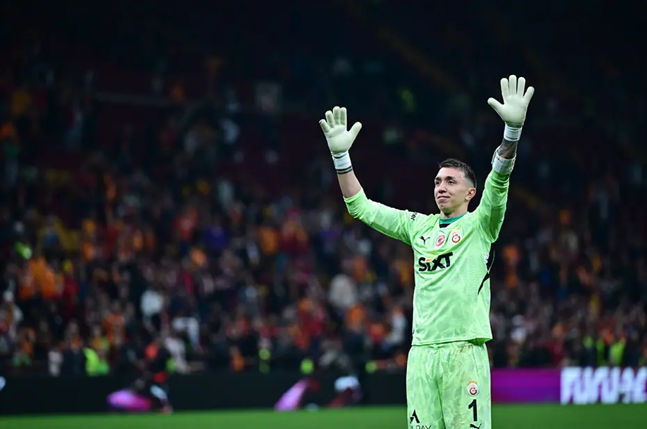 Fernando Muslera yeni rekora 2 kupa uzakta - 5