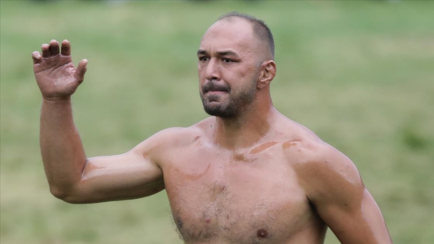 Türkiye Yağlı Güreş Ligi'nin Şahinbey etabını Ali Gürbüz kazandı