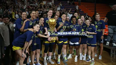 Fenerbahçe Alagöz Holding namağlup şampiyon