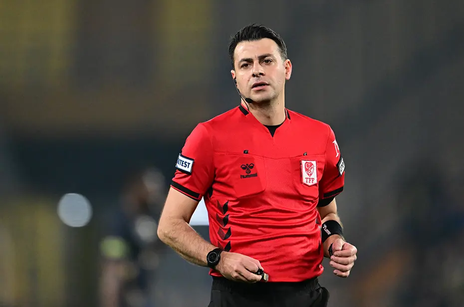 Trio ekibi Fenerbahçe-Kasımpaşa maçındaki tartışmalı pozisyonları yorumladı - 6