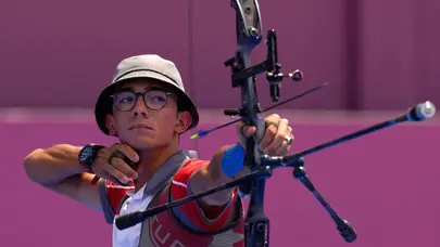 Mete Gazoz rekor kırarak birinci oldu