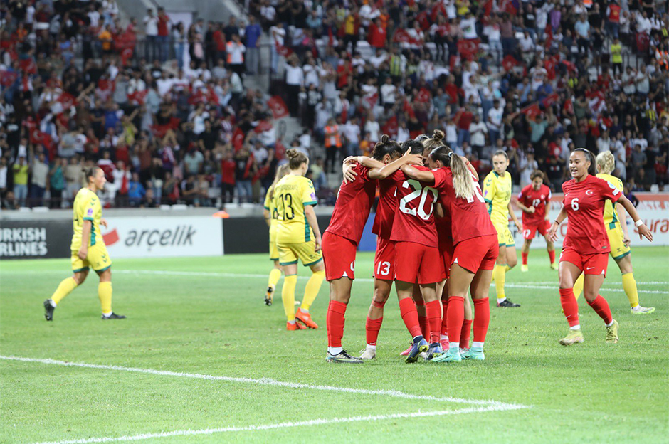 Milli takımdan Uluslar Ligi'nde ikide iki
