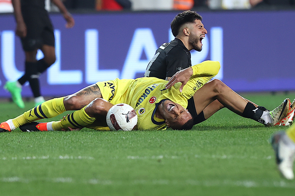 Haftalar sonra sahalara dönüp maçı tamamlayamamıştı: Becao'nun son durumu belli oldu