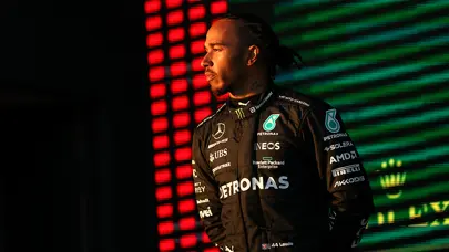 Lewis Hamilton'dan Ferrari ve yeni sözleşme sorusuna yanıt