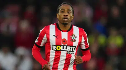 Galatasaray'ın teklifini duyurdular: Kyle Walker-Peters'tan transfer kararı