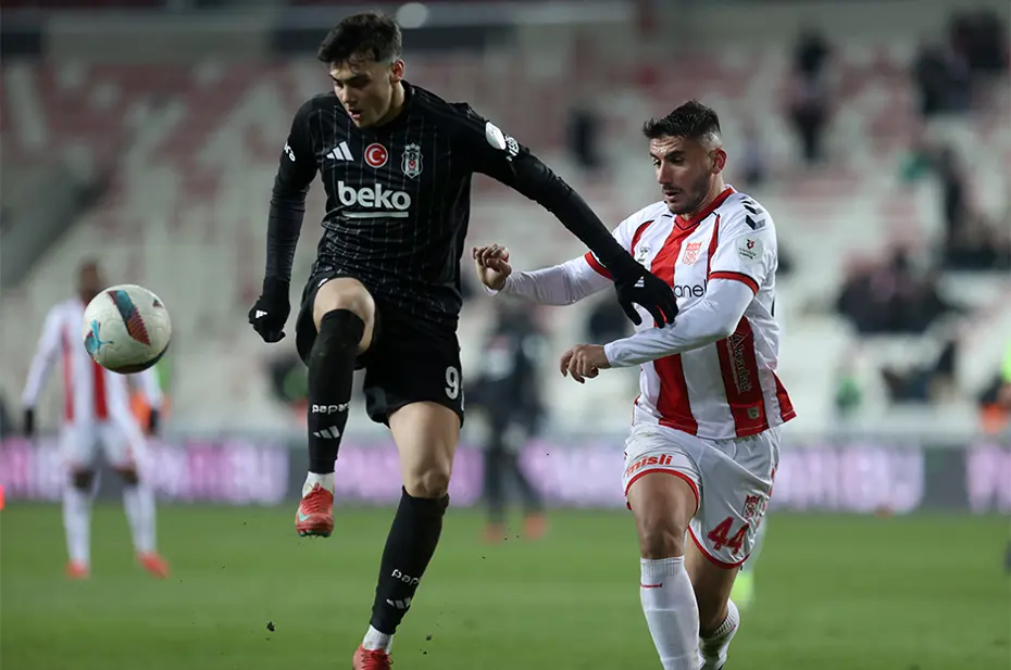 Sivasspor-Beşiktaş maçındaki penaltı pozisyonu: Eski hakemler ne dedi? - 2 Sivasspor-Beşiktaş maçındaki penaltı pozisyonu: Eski hakemler ne dedi? - 2