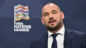 Sneijder Türk futbolcuyu övdü: "Bana çok benziyor" Sneijder Türk futbolcuyu övdü: "Bana çok benziyor"