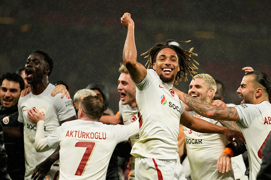 Galatasaray, Bayern Münih karşısında ilkin peşinde