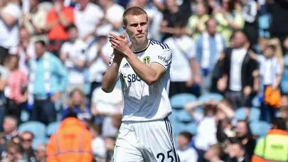 Frankfurt, Rasmus Kristensen'i kiraladı