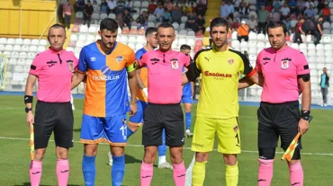 Kalecinin dili boğazına kaçtı; hakem müdahalesiyle hayata döndü