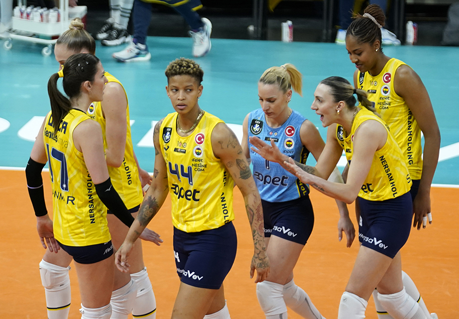 Fenerbahçe Opet, Çukurova'yı 3-1 mağlup etti