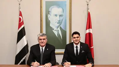 Beşiktaş'ta arka arkaya imzalar: Genç futbolcuya yeni sözleşme