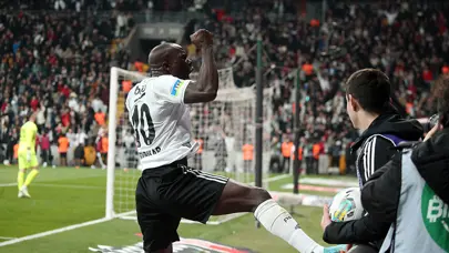 "Aboubakar gibi bir forvetle Cenk'in de rakamları yükseliyor"
