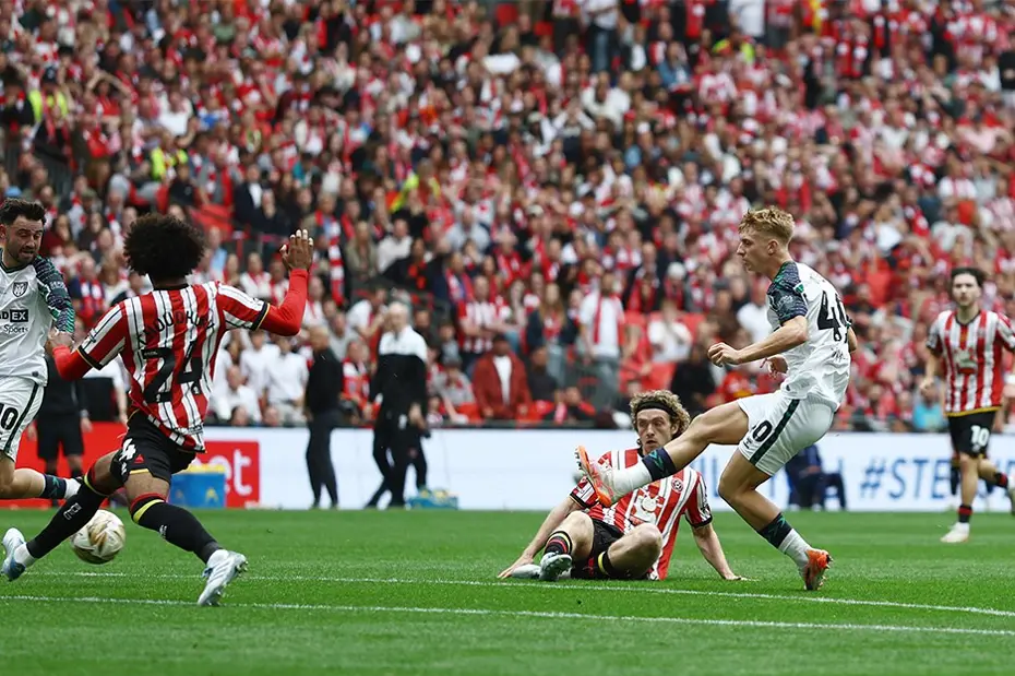 Play-off finalinde inanılmaz geri dönüş: Premier Lig'e yükselen son takım belli oldu - 4