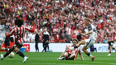 Play-off finalinde inanılmaz geri dönüş: Premier Lig'e yükselen son takım belli oldu