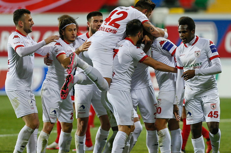 Samsunspor'un çıkışı sürüyor