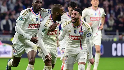 Lyon final biletini 3 golle aldı: 2012'den sonra ilk
