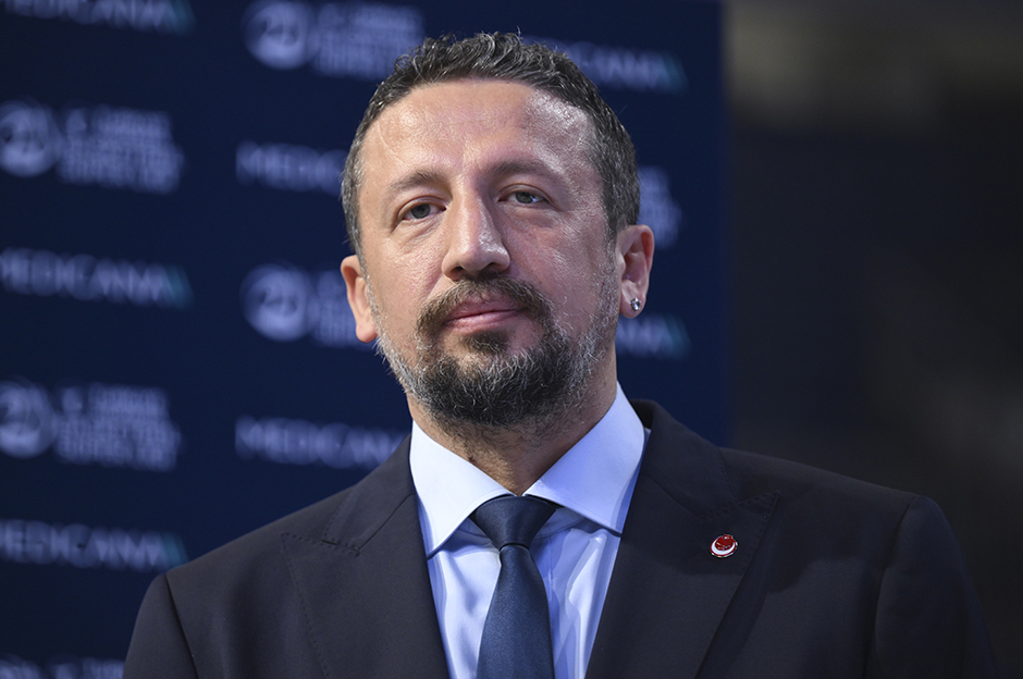 Hidayet Türkoğlu, WNBA'de oynayacak Sevgi Uzun'a başarı diledi