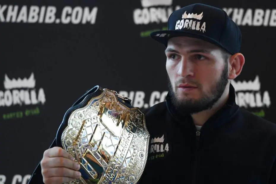 Khabib Nurmagomedov'a uçakta büyük şok: Apar topar indirildi - 3