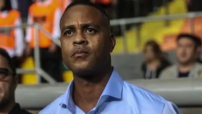 Patrick Kluivert'tan Younes Belhanda için açıklama