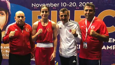 Milli boksörlerden 4'ü finale yükseldi, 8'i ise bronz madalya elde etti