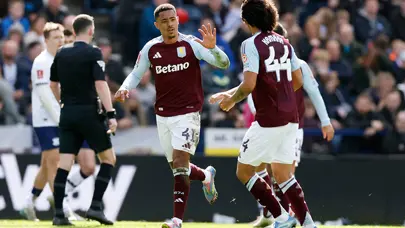 Aston Villa, FA Cup'ta yarı finale yükseldi