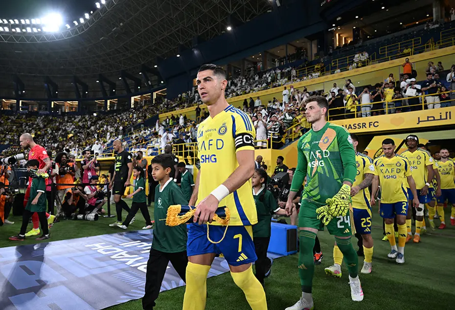 Dev maçta Cristiano Ronaldo'dan takım arkadaşlarına olay hareket - 2
