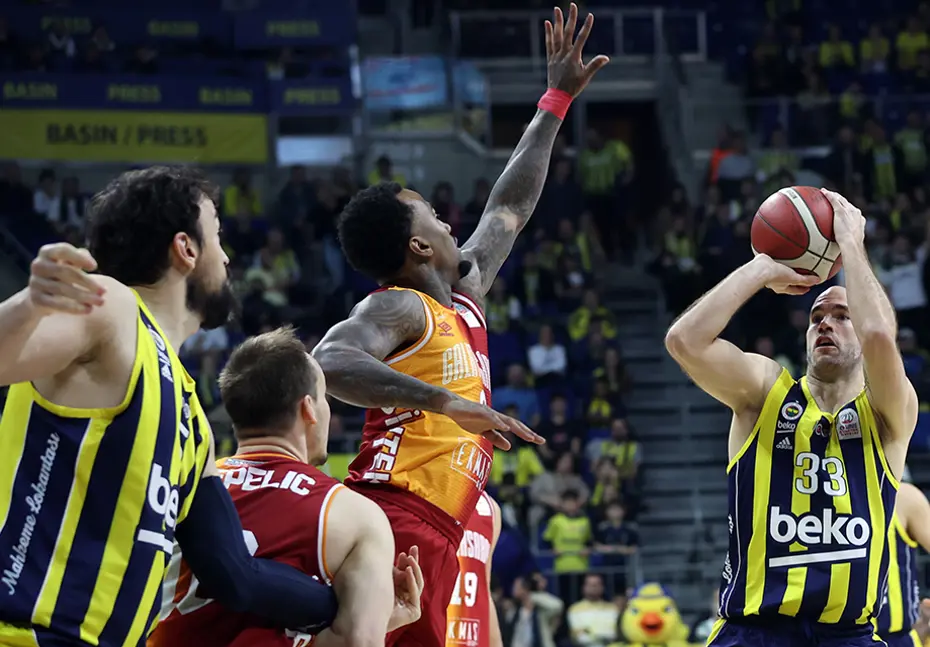 Fenerbahçe - Galatasaray maçı şifresiz mi? Fenerbahçe - Galatasaray derbisi ne zaman, saat kaçta, hangi kanalda? - 4