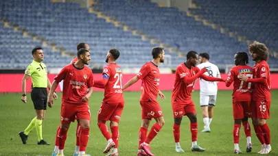Hatayspor 5 gollü galibiyetle turladı
