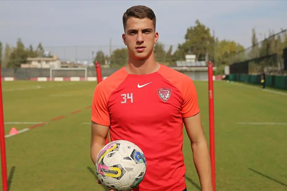 Süper Lig'de ara transferde atılan imzalar - 17