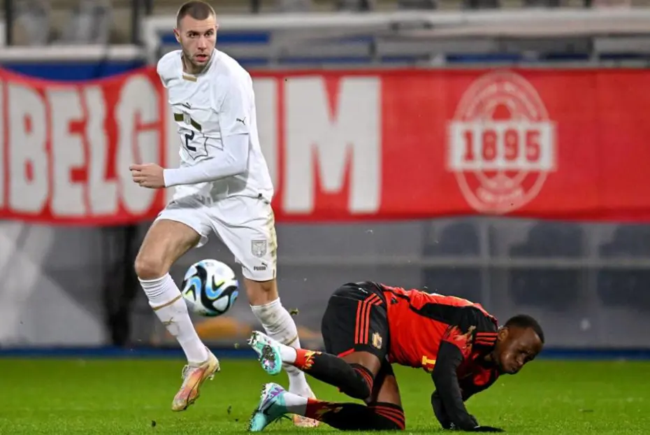 Fenerbahçe'nin 18 milyon Euro'luk teklifine Milan'dan yanıt geldi - 4 Fenerbahçe'nin 18 milyon Euro'luk teklifine Milan'dan yanıt geldi - 4