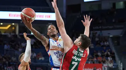 Karşıyaka - Anadolu Efes play-off yarı final üçüncü maç ne zaman, saat kaçta ve hangi kanalda?