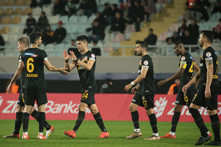 Kayserispor uzatmada bileti kaptı!