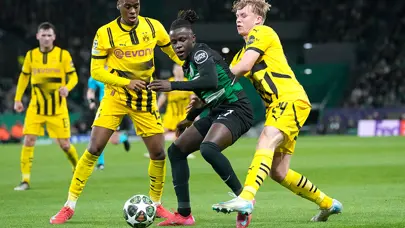 Sporting'i farklı yenen Dortmund, tur kapısını araladı