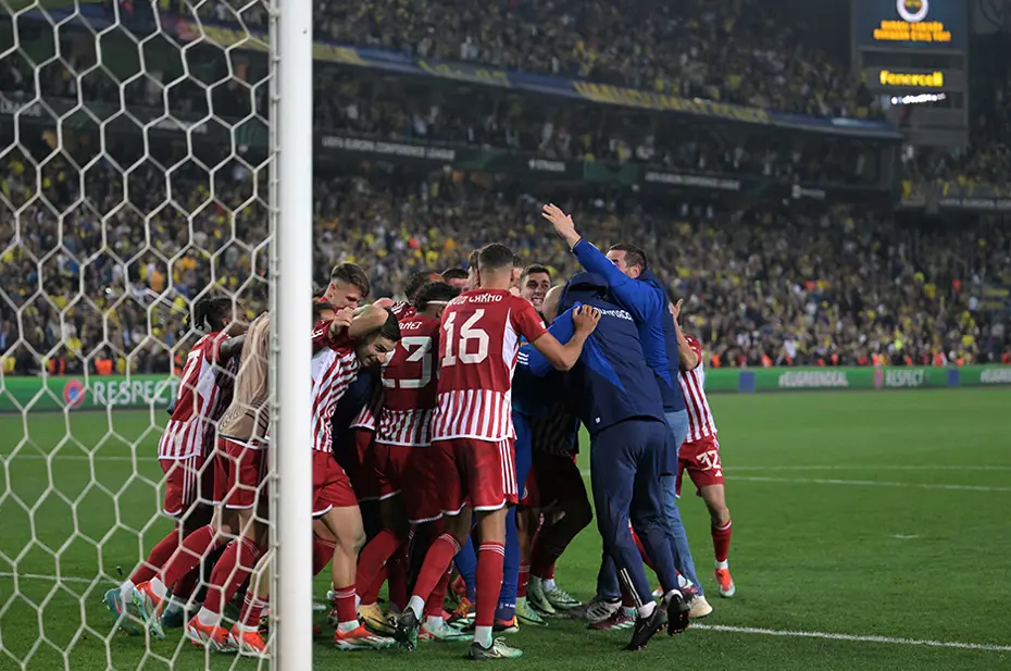 Fenerbahçe maçında 3 penaltı kurtaran kaleciden "muska" itirafı - 3 Fenerbahçe maçında 3 penaltı kurtaran kaleciden "muska" itirafı - 3