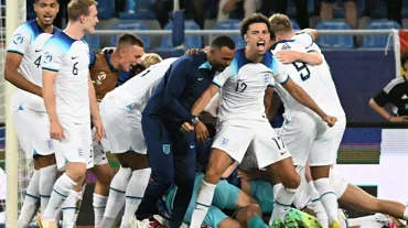 İngiltere, tarihi ilk ile birlikte 39 yıllık hasrete son verdi