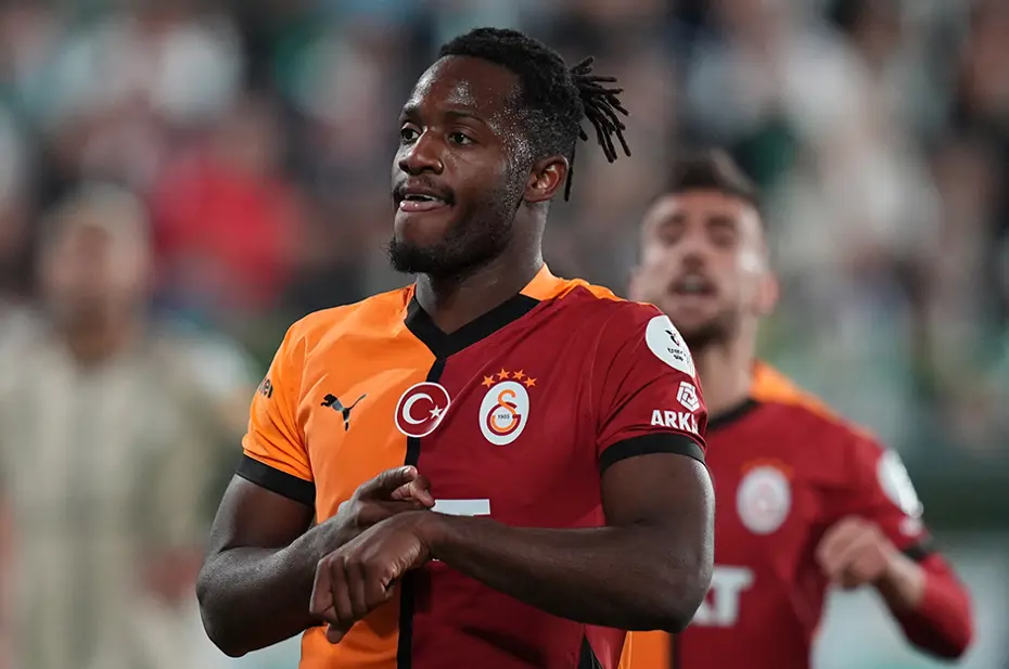 Michy Batshuayi'nin yeni takımından alacağı maaş şaşırttı - 3 Michy Batshuayi'nin yeni takımından alacağı maaş şaşırttı - 3
