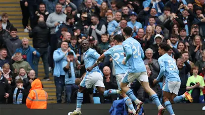 Manchester City ikinci yarıda farka gitti