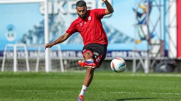 Samsunsporlu Bennasser: "En büyük hedefimiz ligde kalmak"